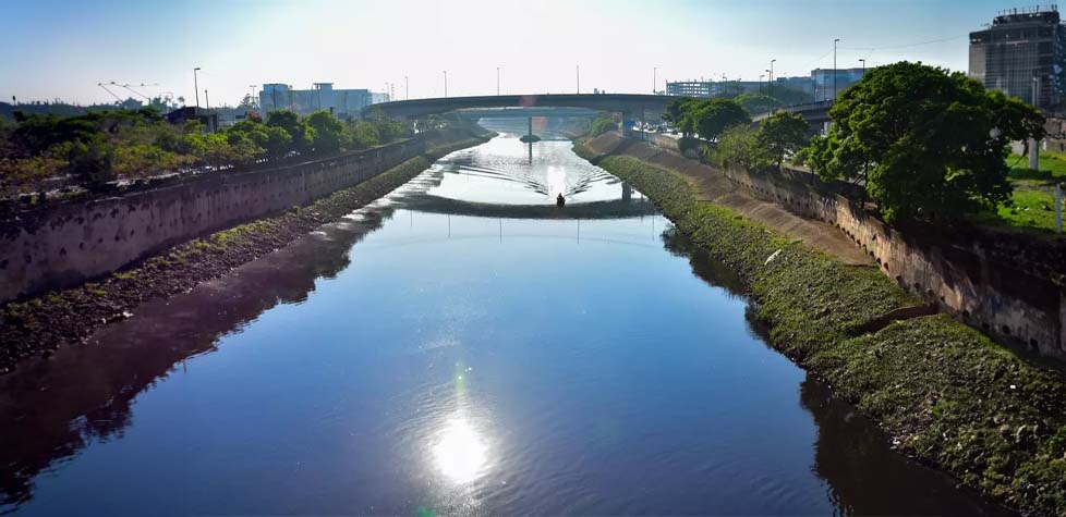 A agonia do rio Tietê na cidade de São Paulo