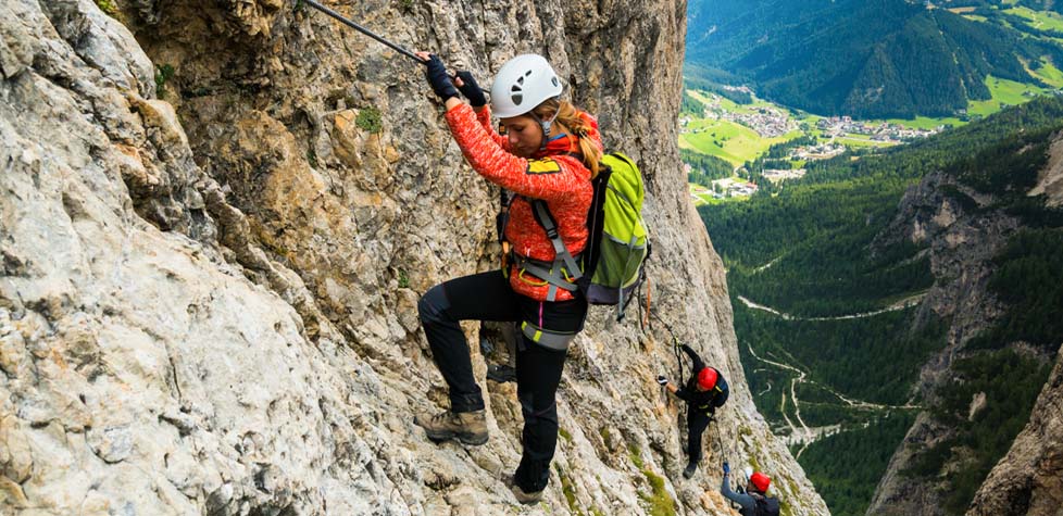 A segurança para o turismo de aventura que emprega as técnicas verticais